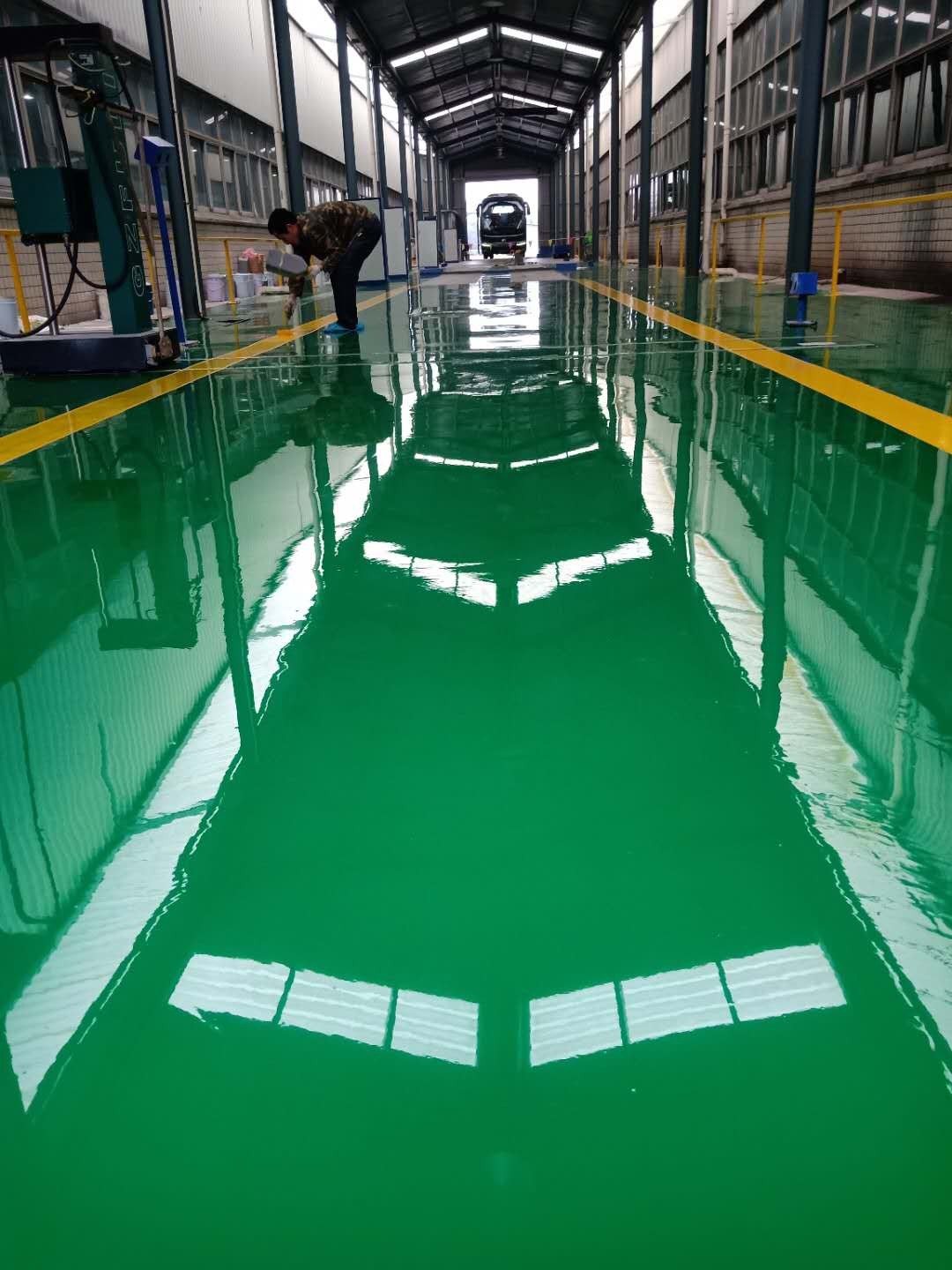 环氧地坪漆在医院与实验室的应用：卫生、耐用的地面选择
